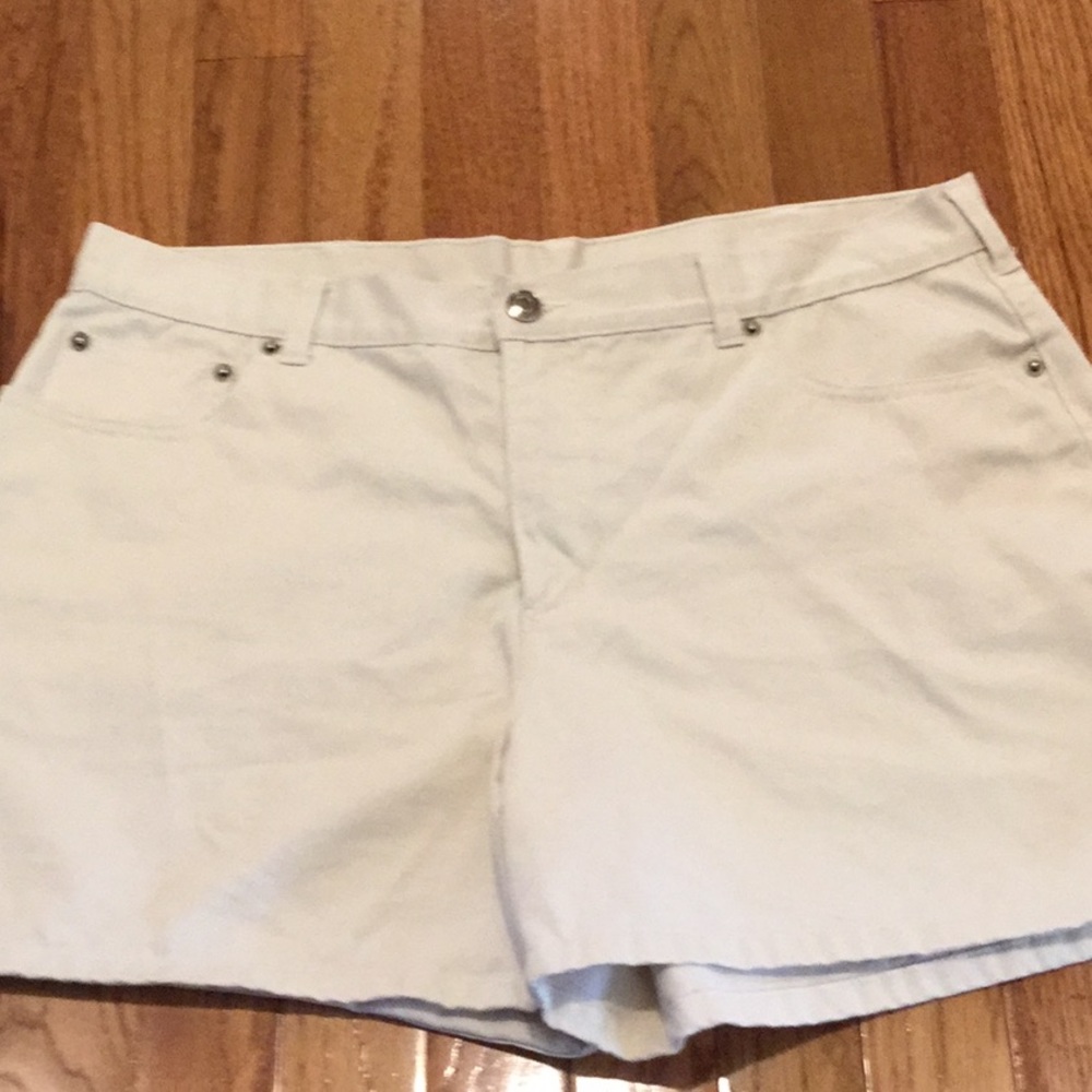 👍 Fashion Bug~~Tan Shorts~~👍